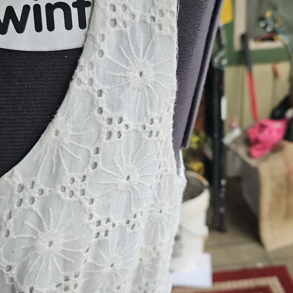 Maggy London White Lace Midi Dress - Picture 3 of 8